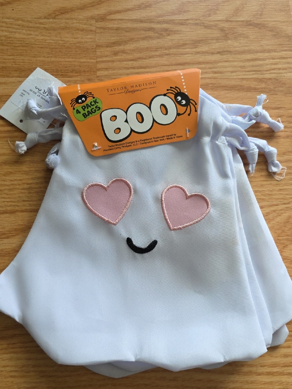 Boo Bag - Heart-Eyes Ghost Drawstring Bag